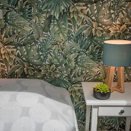 Maison Du Port Apartment *