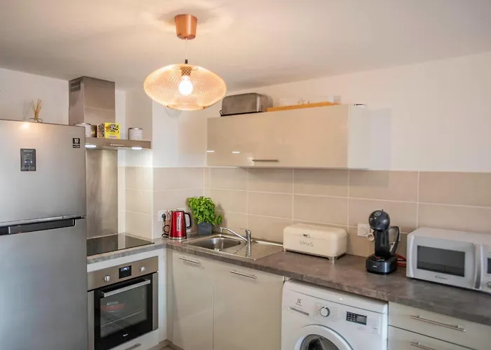 Maison Du Port Apartment