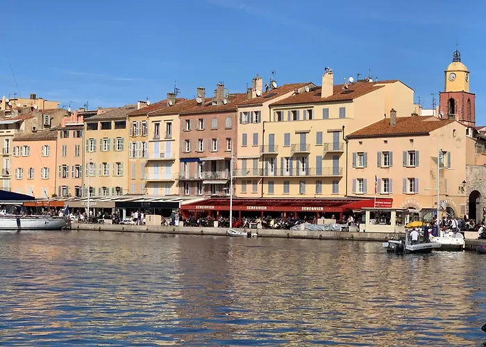 Maison Du Port Apartment *